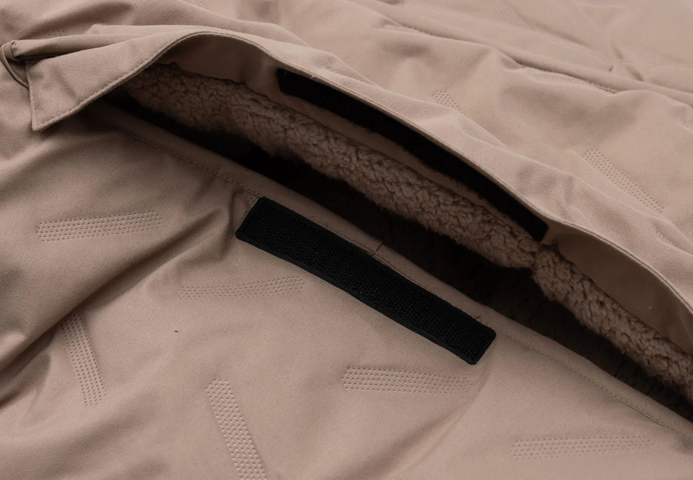 Jollein - Voetenzak Buggy / Kinderwagen Embossed | Milky Coffee