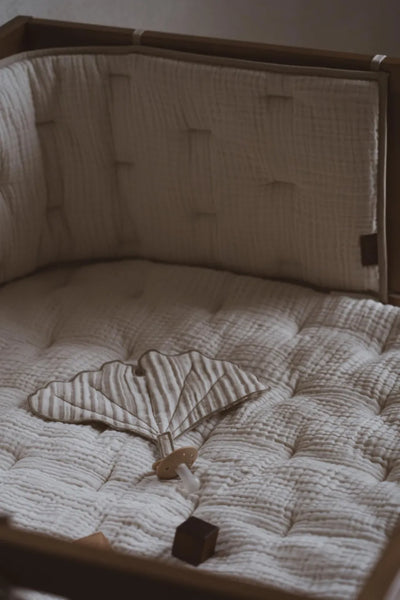 Quax - Omrander Bed/Park Natural Clay | Veiligheid en Stijl