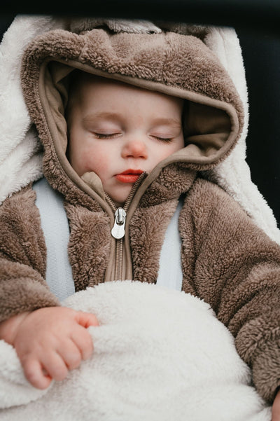 Koeka - Voetenzak 0+ Teddy Malmo 3/5-Puntsgordel | Pebble