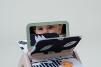Taf Toys - Draaiend Activiteitenboekje Black/White | Baby 0m+