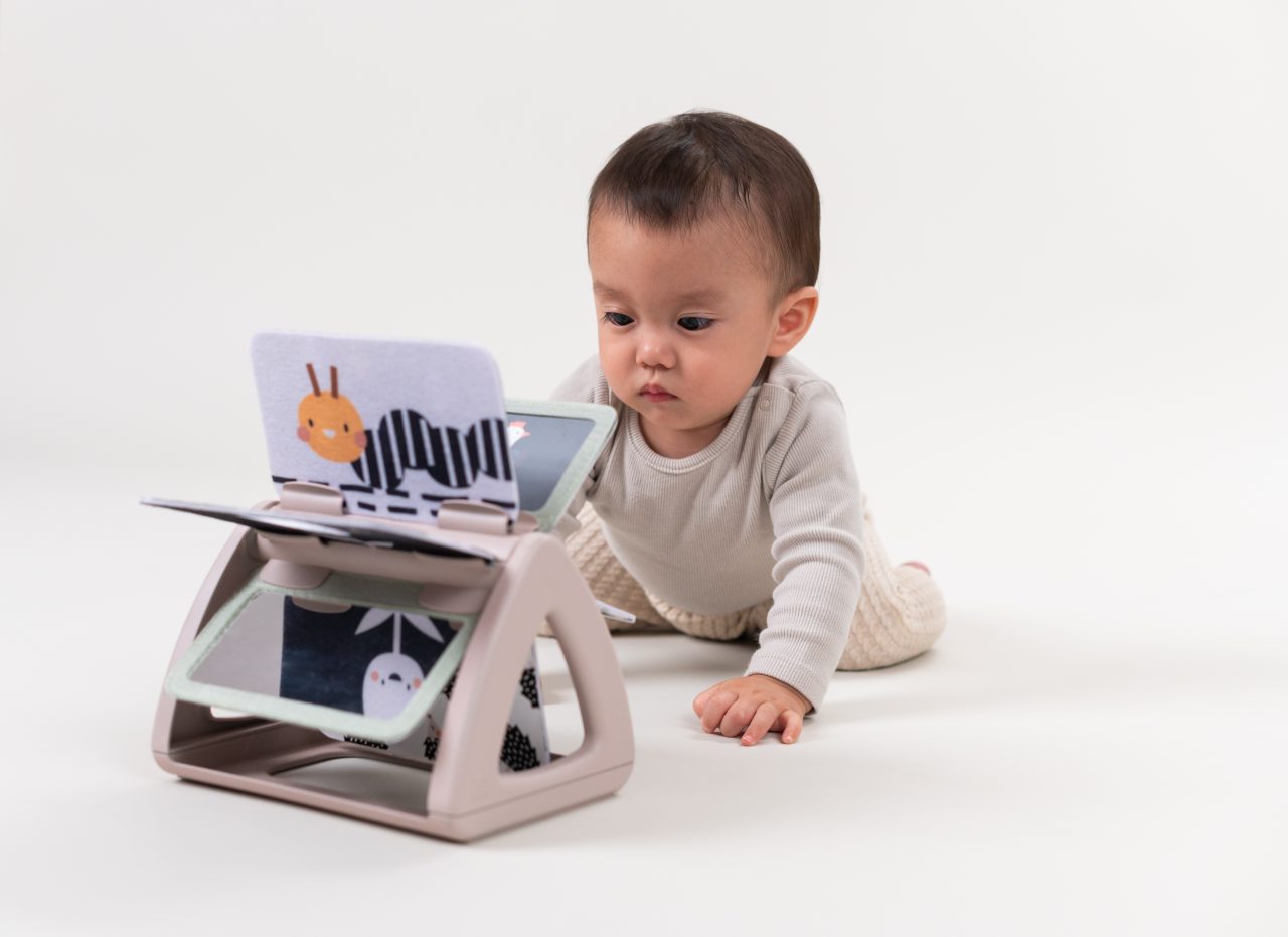 Taf Toys - Draaiend Activiteitenboekje Black/White | Baby 0m+