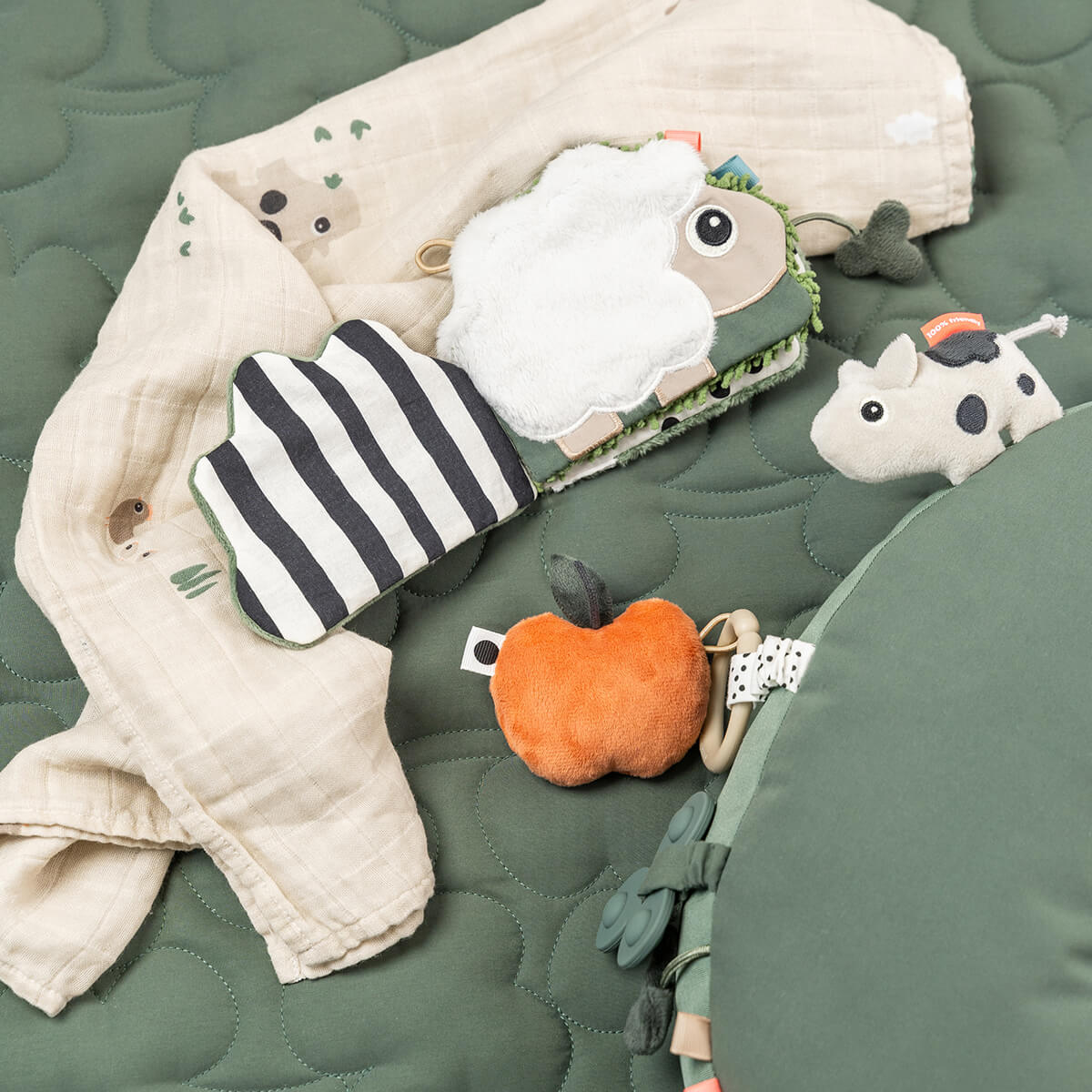 Done By Deer - Activiteitenboekje Tiny Farm Colour Mix