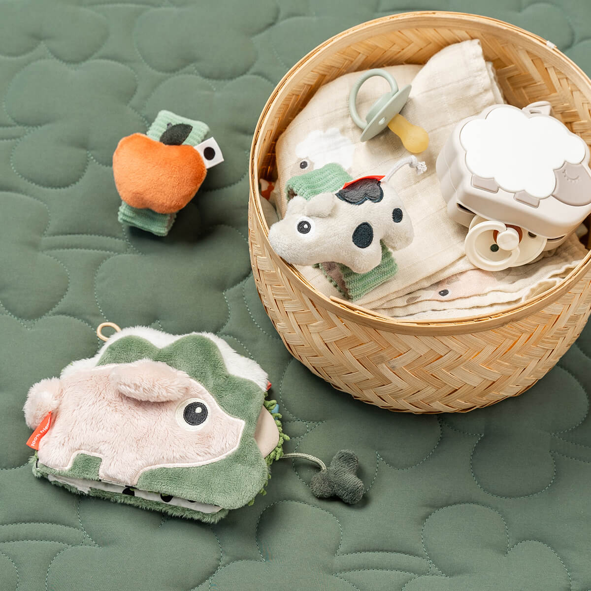 Done By Deer - Activiteitenboekje Tiny Farm Colour Mix