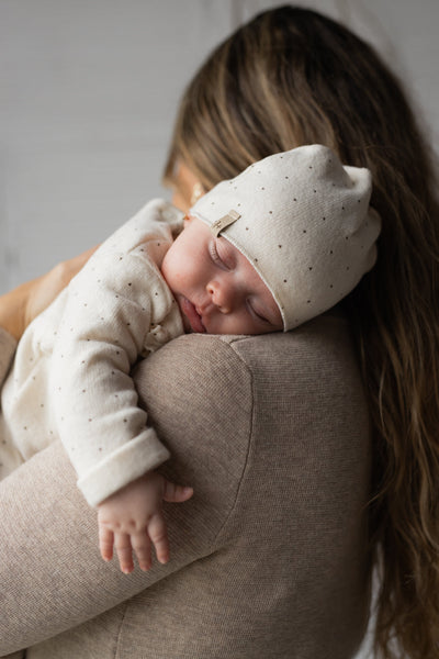 1+ In The Family - Muts Ares Ecru