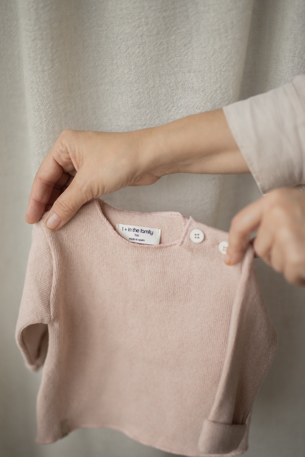 1+ In The Family - T-shirt Chapin Nude