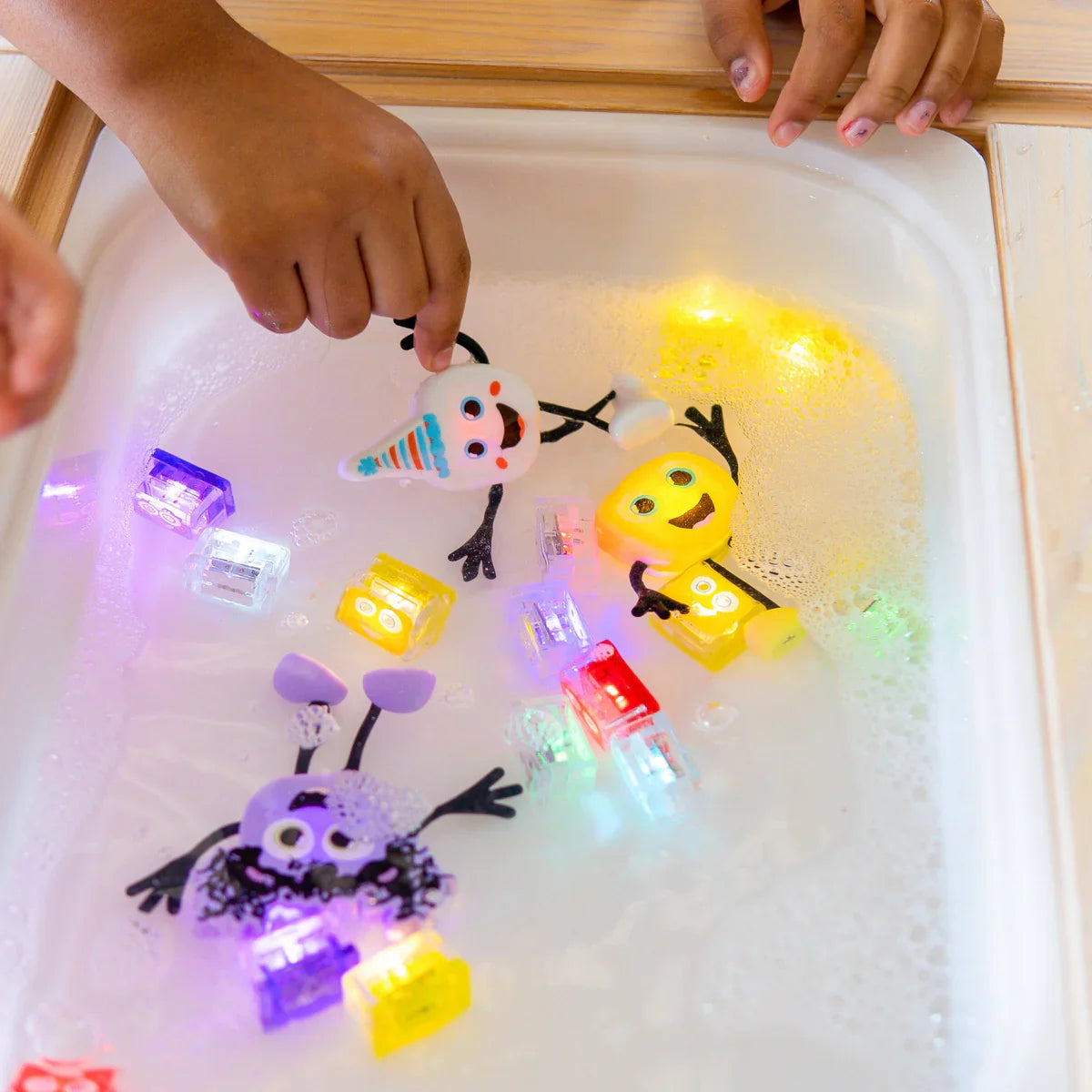 Glo Pals - Badspeeltje Met Licht Light Up | Party White