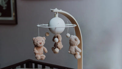 Flow Amsterdam - Houten Muziekmobiel Lou | Pluchen Beertjes