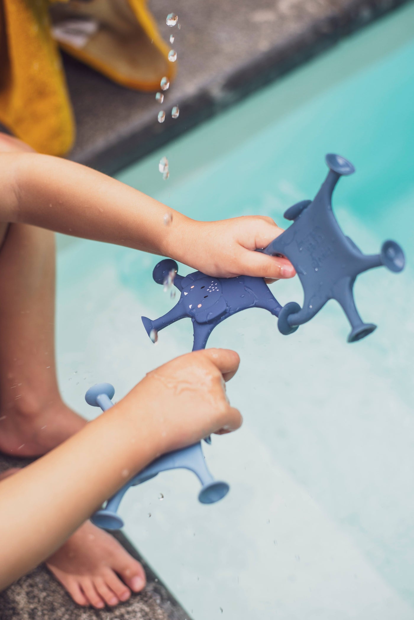 Trixie - Badspeeltje Animal Suction | Mrs. Elephants Family