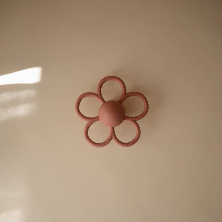 Mushie - Bijtring Daisy | Dusty Rose