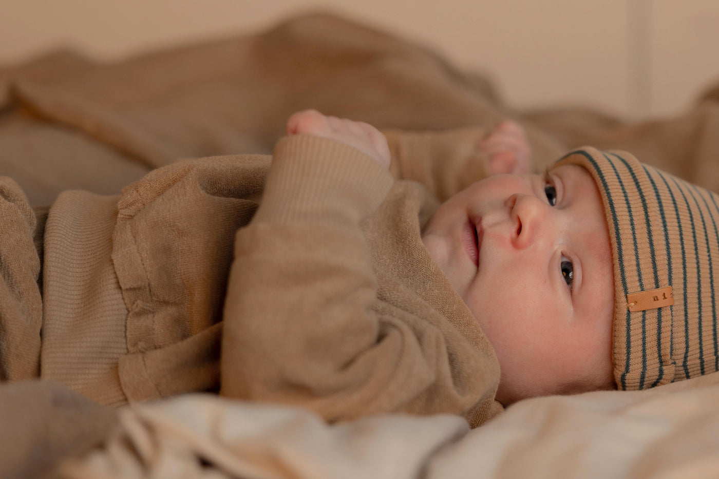 Nixnut - Sweater Mini Biscuit