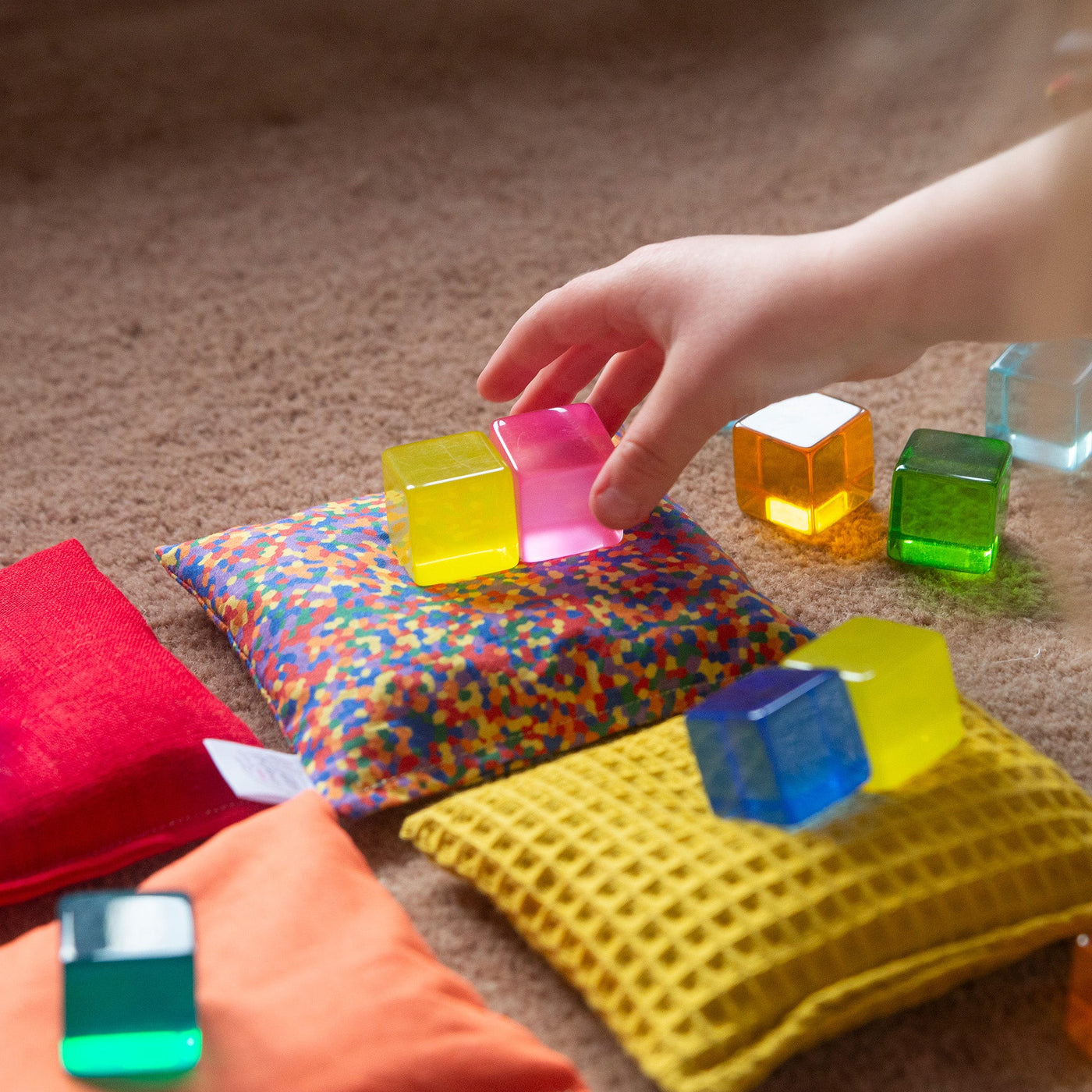 Little Botanic Label - Sensorische Pittenzakjes Regenboog + Confetti | 7 Stuks