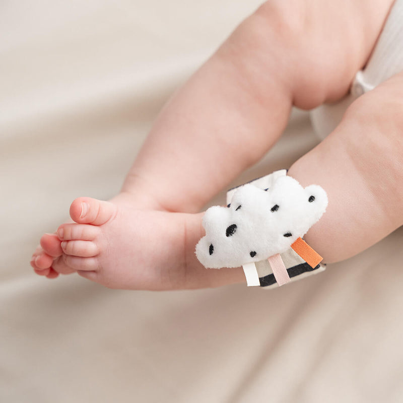 Done By Deer - Armband Rammelaar Happy Clouds Powder (2pack)