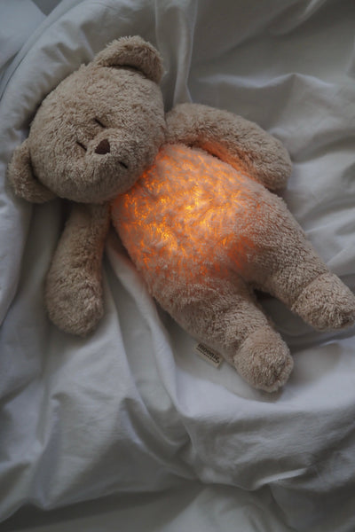 Knuffel The Humming Bear Licht + Geluid 2.0 Sand Natur